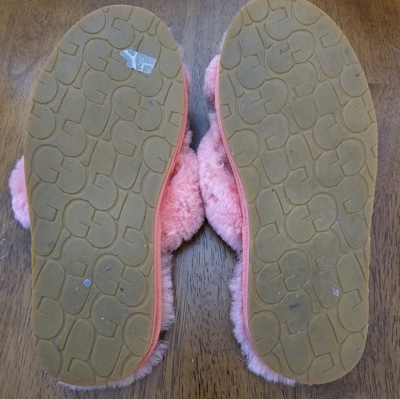 UGG Slipper size Women's 8 - Picture 5 of 5